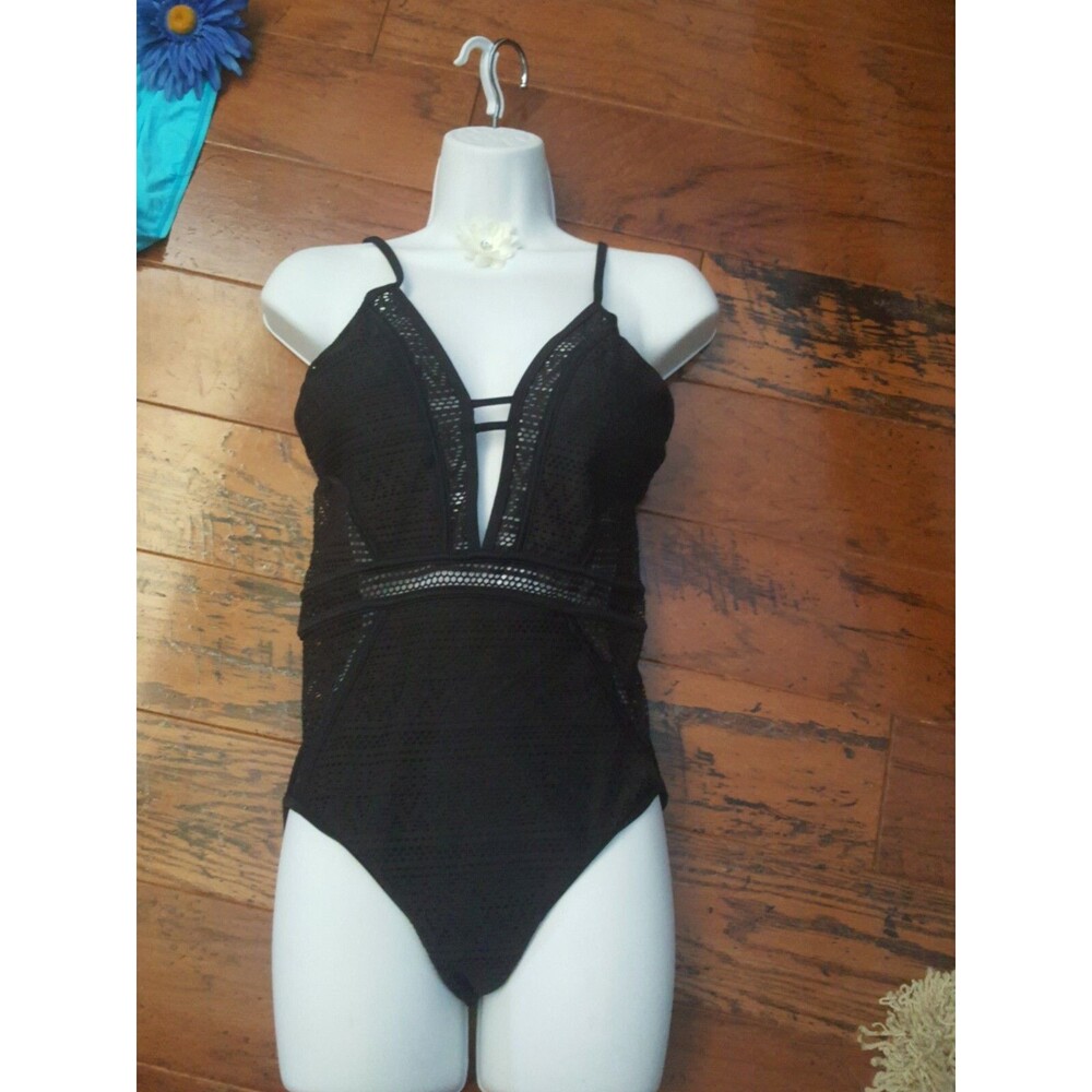 Ambrielle Women's Black Crochet One Piece Swimsuit - Sizes 10- nwot